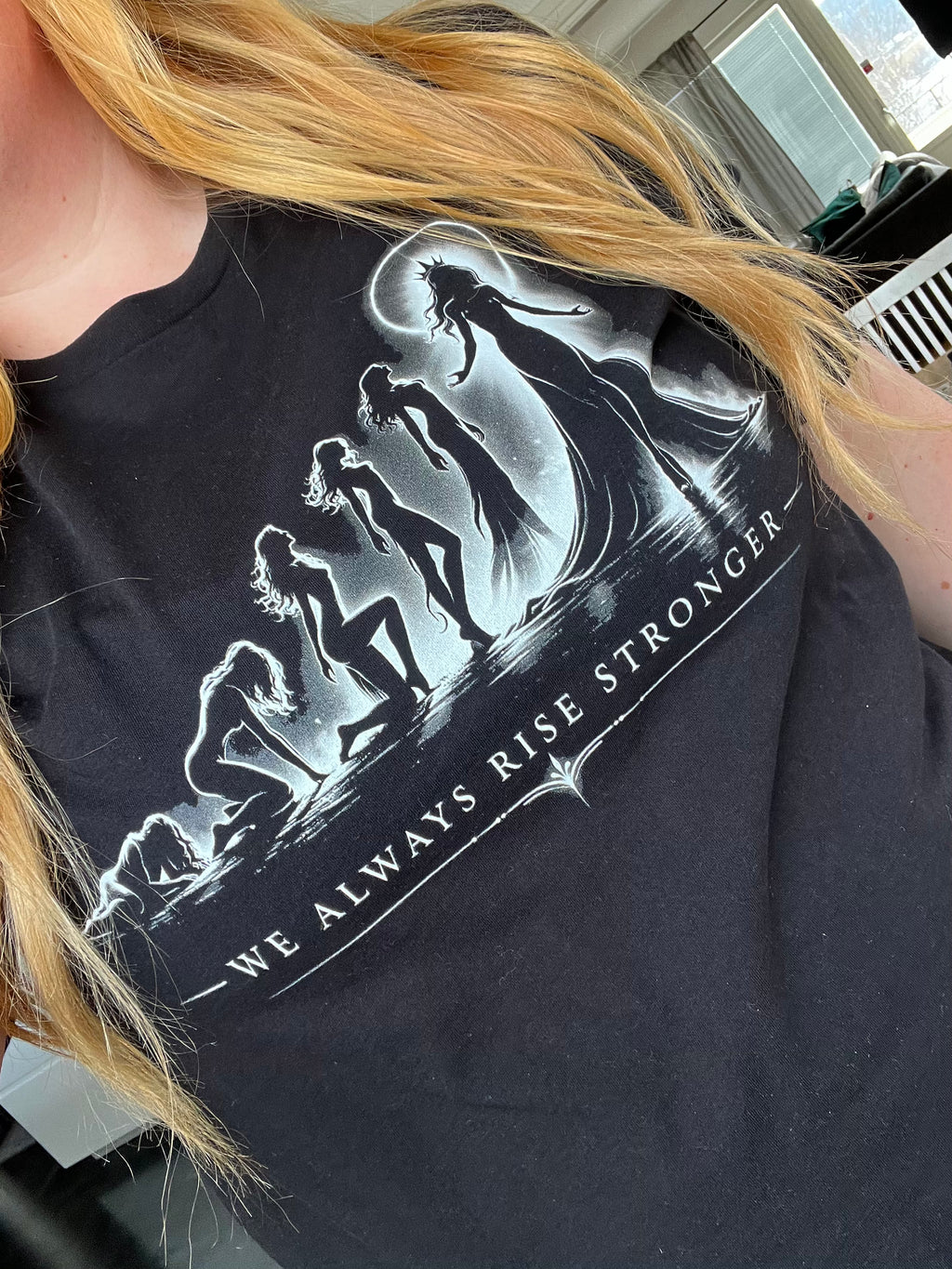 She Rises - Unisex t-shirt